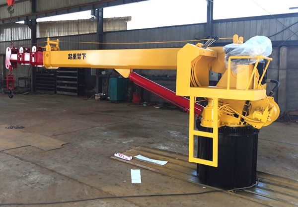 船舶液压起重机和普通陆用起重机的技术参数有哪些不同